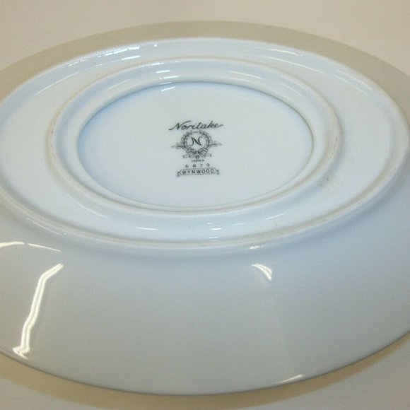 Noritake China Wynwood Gravy Boat w/Attached Underplate White Green Floral NICE! - Picture 2 of 2